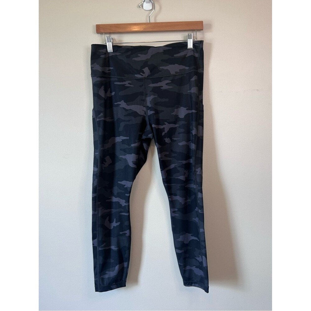 Athleta Black Ultimate Camo 7/8 Leggings Size Large - Picture 3 of 7